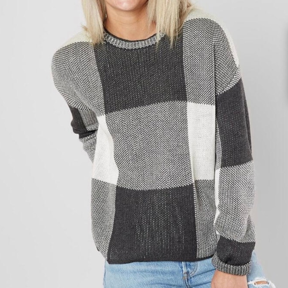 *BUCKLE* Crew neck sweater